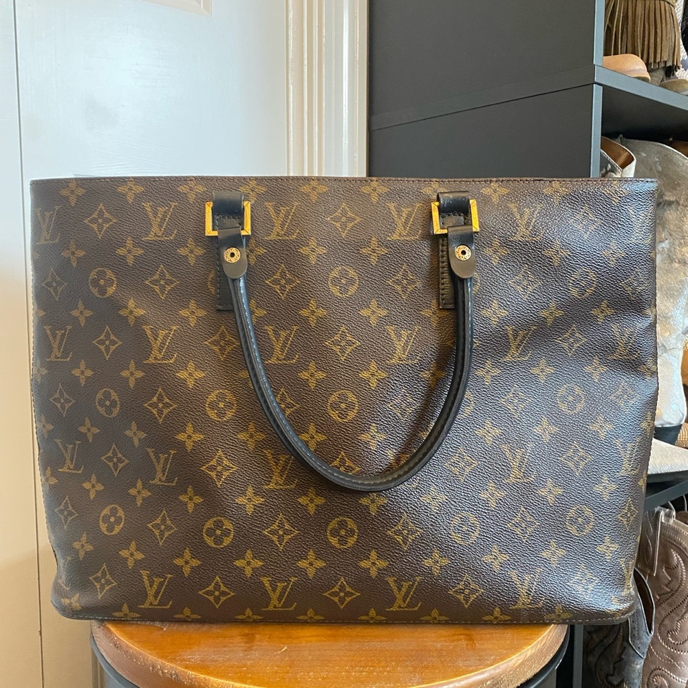 Louis Vuitton shoulder bag